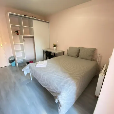 En Face De La Gare No1 Проживание в семье *